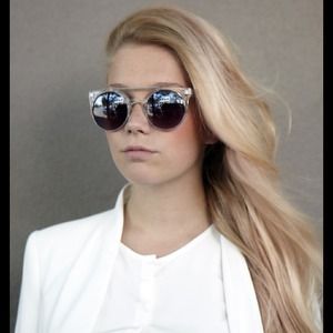 Quay Accessories - Quay Eyeware Australia
The Livnow Sunglasses Quay Accessories - Quay Eyeware Australia
The Livnow Sunglasses
