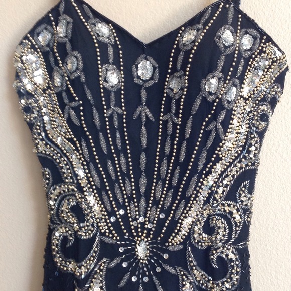 😘🎉HOST PICK 10/29/13🎉🎀NEW YEARS DRESS SEQUINS - Picture 2 of 4