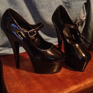 Black mary janes