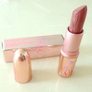 Riri Nude Mac Lipstick