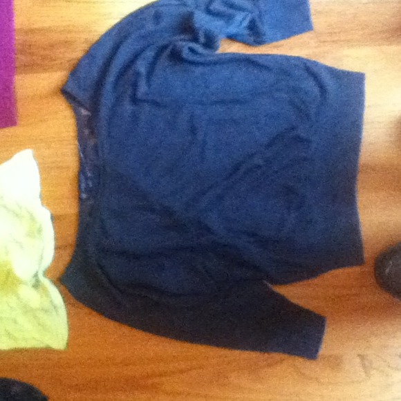 American eagle sweater w/ see through flower back - Picture 1 of 1