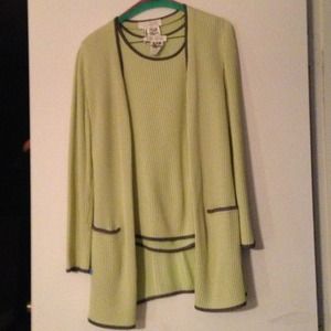 Escada Tops - ESCADA twin set lime w/black trim 💥REDUCED💥 Escada Tops - ESCADA twin set lime w/black trim 💥REDUCED💥