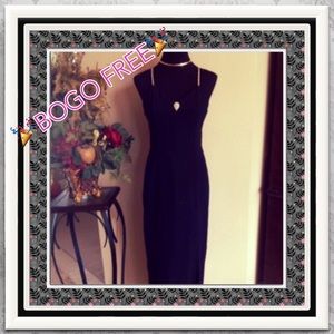 😘FULL LENGTH BLACK DRESS