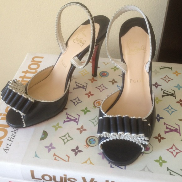 Christian Louboutin navy heels - Picture 2 of 4