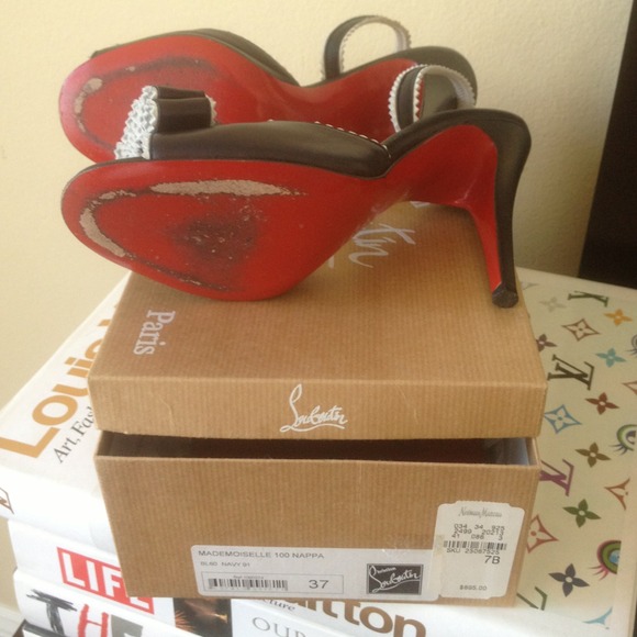 Christian Louboutin navy heels - Picture 4 of 4