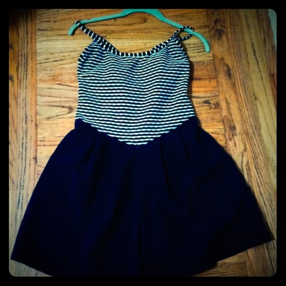 😍 Navy and white striped romper with straps Med😍