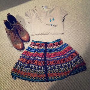 TRIBAL PRINT SKIRT !