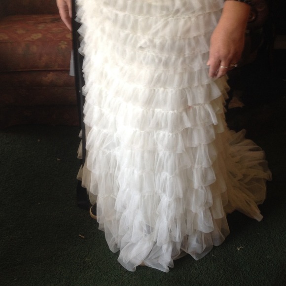 Plus Size Wedding Dress/Accepting offers - Picture 2 of 3