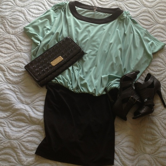 ⛔Bundled for @tracyal⛔BCBG dress.