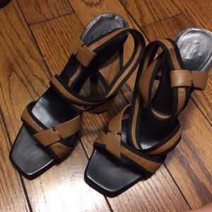 Gucci leather sandal