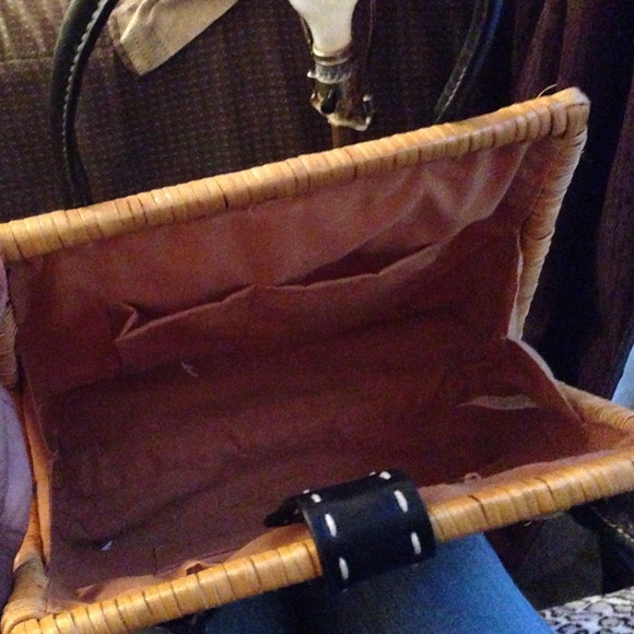 Handbag - Picture 3 of 4