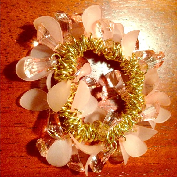 Pink elastic bracelet