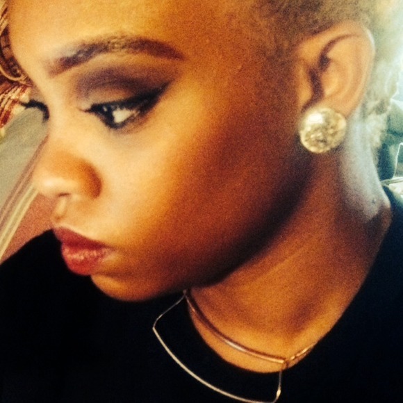 Stud earrings "green marble" - Picture 2 of 2