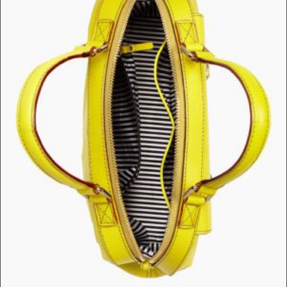 🎀🎉HOST PICK🎉✨! Kate spade purse - Picture 3 of 4