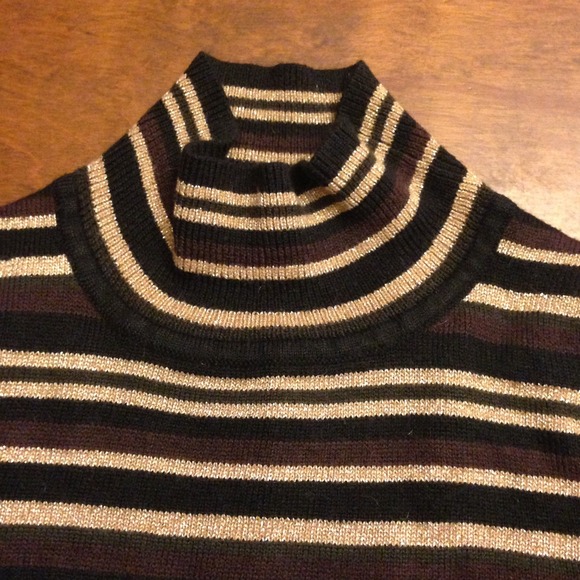 Shimmer Mock Neck Tank - Picture 2 of 2