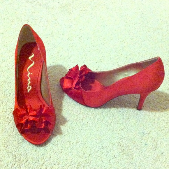 Pretty red Nina shoes!! 😀