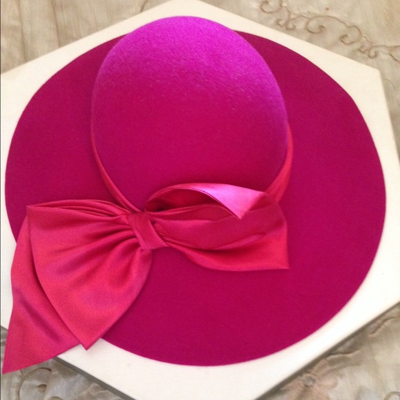 💢SOLD💢Wool Dress Hat PRICE IS FIRM - Picture 1 of 4