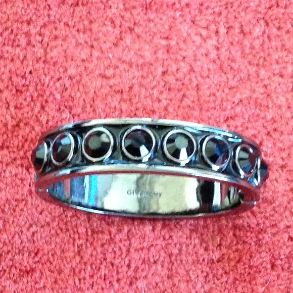 🔴🔴Sold🔴🔴Givenchy cuff