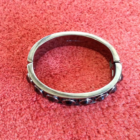 🔴🔴Sold🔴🔴Givenchy cuff - Picture 3 of 3