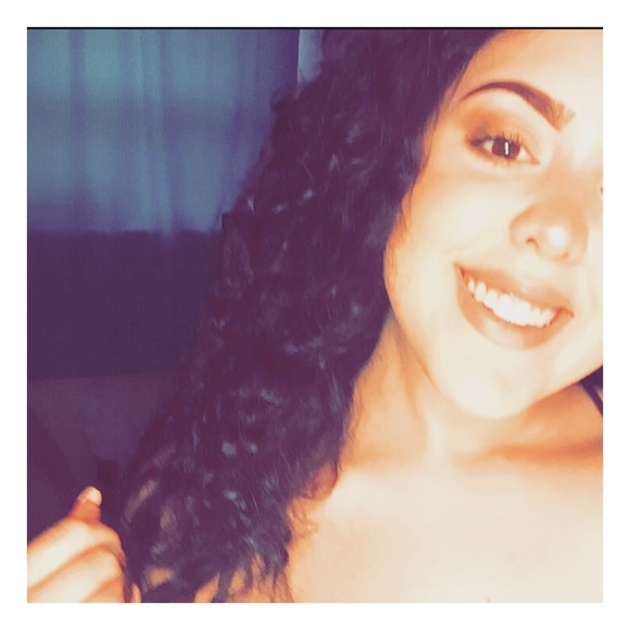 {• Meet your seller •} - Picture 3 of 4