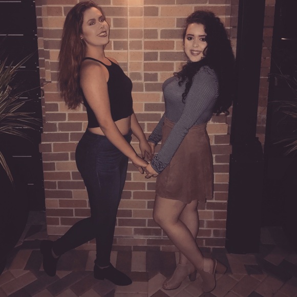 {• Meet your seller •} - Picture 2 of 4