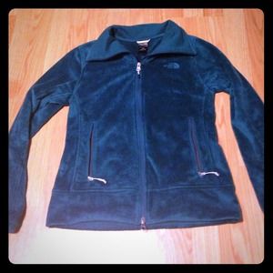 🎉reserved🎉North face bundle and 2 tops