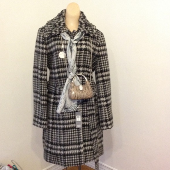 Ellen Tracy trench Coat..