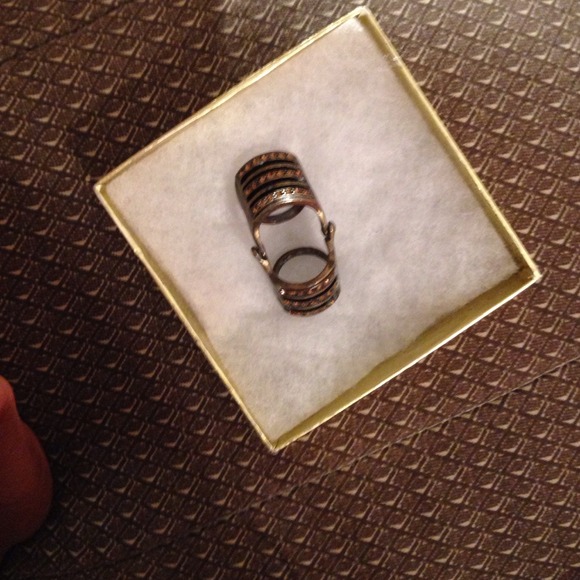 Ring - Picture 2 of 2