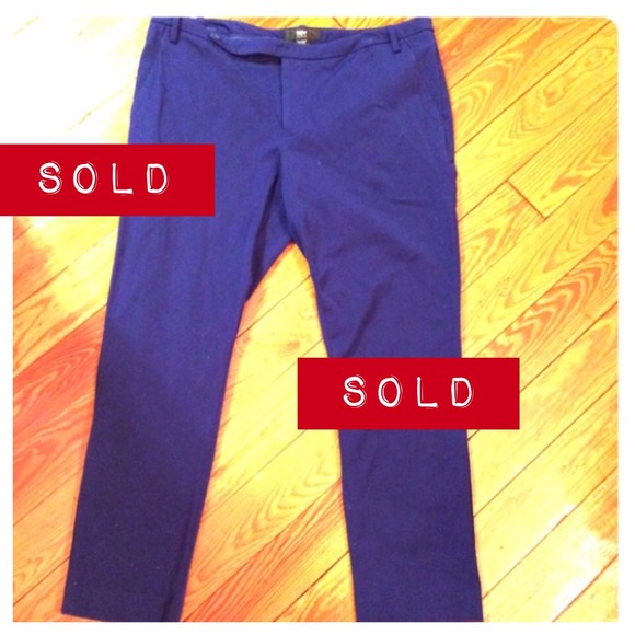 **SOLD**Deep blue Mossimo size 14 ankle crop pants