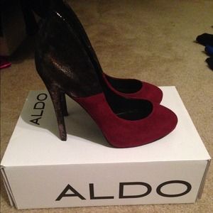 Aldo Oxblood two tone metallic pump