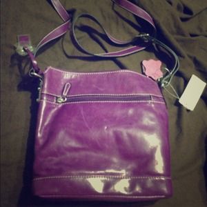 REDUCED!! Purple Med sized purse (handbag). NWT