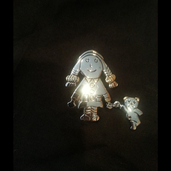 Little girl pin or pendant