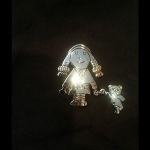 Little girl pin or pendant