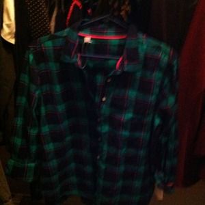 Chic green like flanel women's shirt.