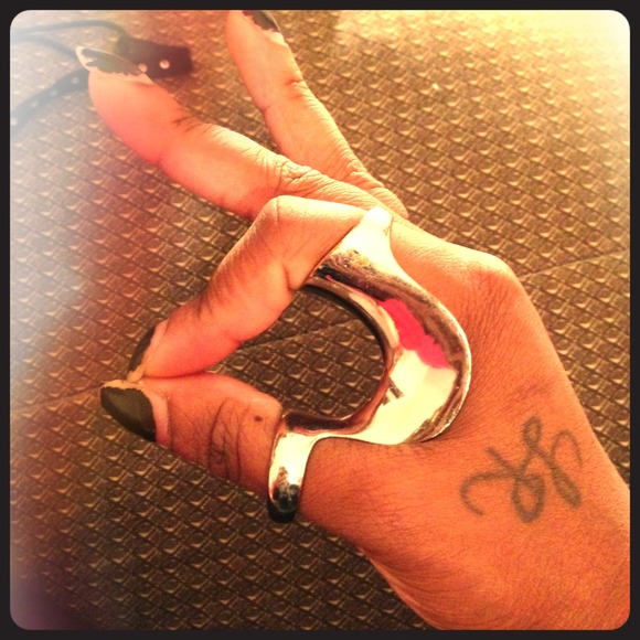 Two Finger Ring