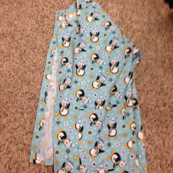 Winter penguin scrub jacket barely worn