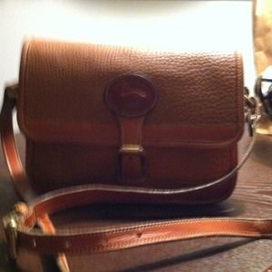 Dooney & Bourke shoulder purse