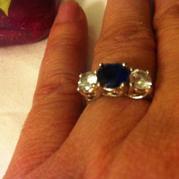 💢SOLD Sterling sapphire ring💢 💧bundled💧