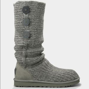 For @krystakay ClassicCardy w/gray uggs. Pre owned