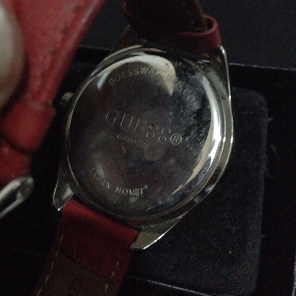 Guess watch 💯authentic - Picture 2 of 2