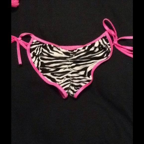 Skrunch butt bikini bottoms