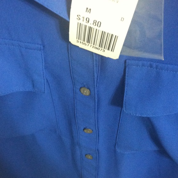 *NEW* Woven blue long sleeve shirt - Picture 2 of 2