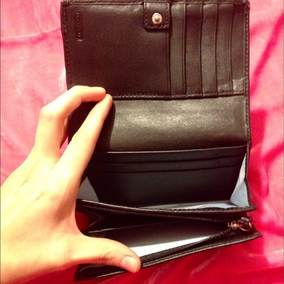 🚫SOLD ON EBAY🚫Authentic Coach Wallet - Picture 2 of 4