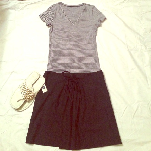 GAP NWT pleated skirt