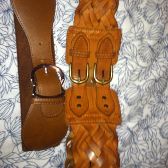 Lot of 2 belts sold