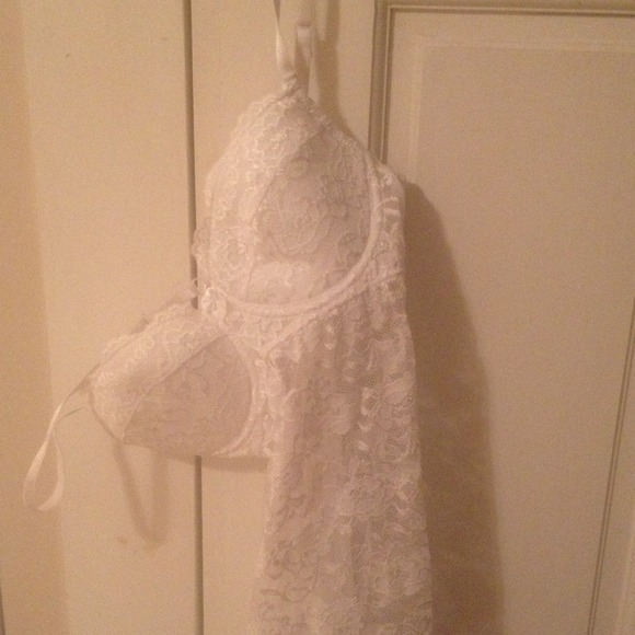 White lace dress for night were
