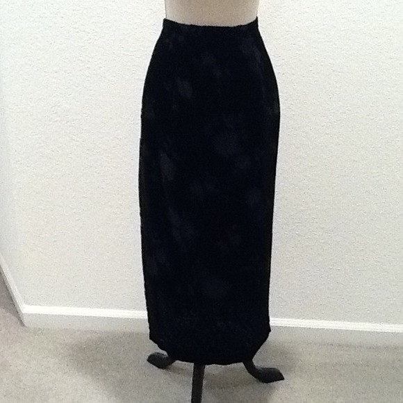 Black long skirt with design with lining inside