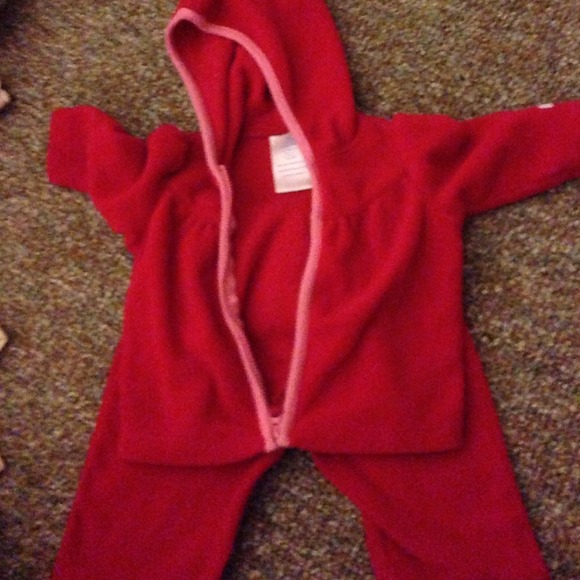 0-3 month baby sweat suit , has bear ears on hood