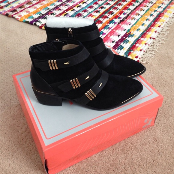 Sale! Sam Edelman multi strap bootie in Black - Picture 4 of 4