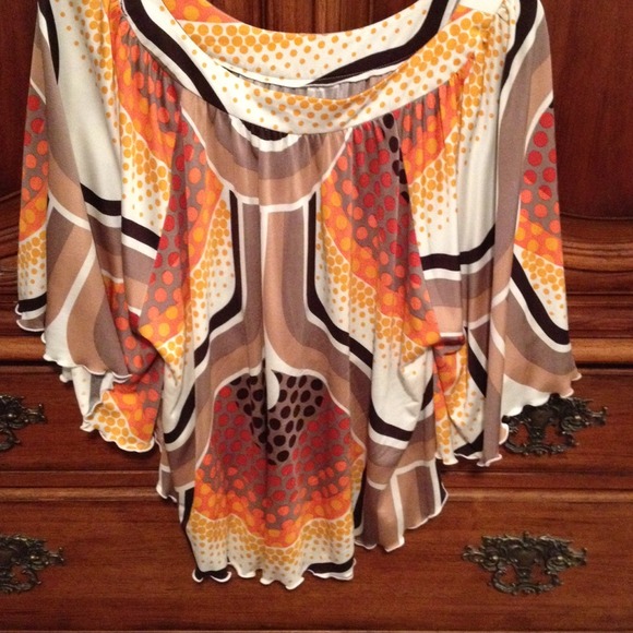 📢 SOLD 100% silk blouse